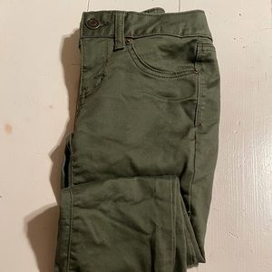 SO Army Green Capri